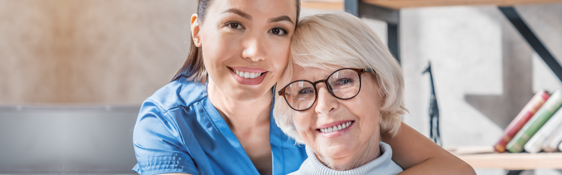 elderly woman using eye glasses